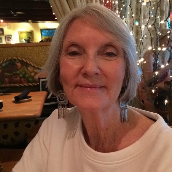 Meet your Posher, Janet - Picture 1 of 1